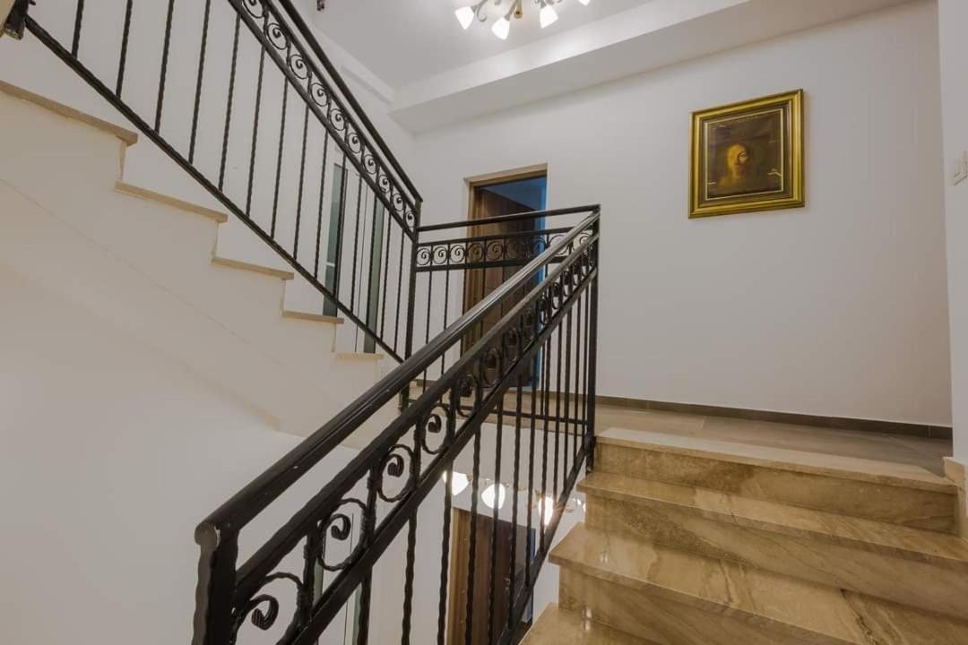 Hotel Dapcevic เซทินเจ ภายนอก รูปภาพ